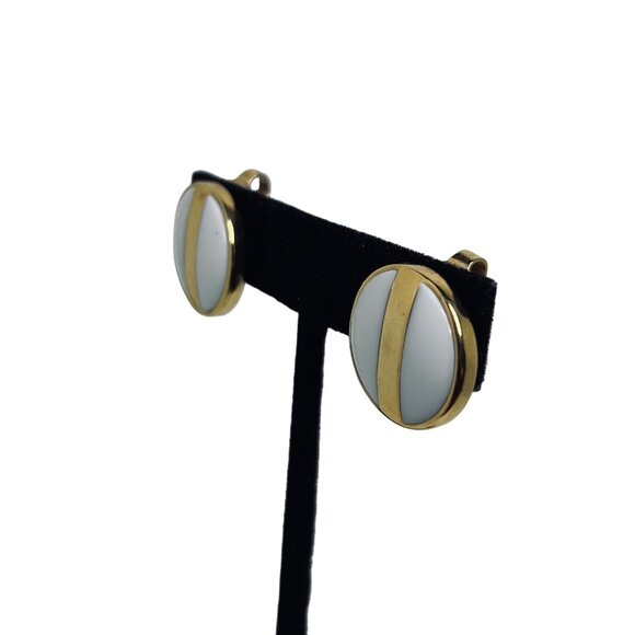 Avon Gold Tone And White Round Clip On Earrings (5234) - Picture 3 of 6